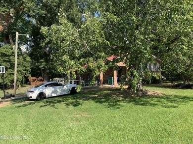 NICE 3 BEDROOM/ 2 BATHROOM HOME WITH HARDWOOD FLOORS THROUGHOUT