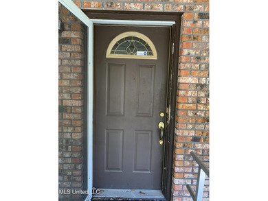 NICE 3 BEDROOM/ 2 BATHROOM HOME WITH HARDWOOD FLOORS THROUGHOUT