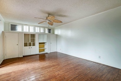 Offered below appraised value, this is an exceptional - photo 3