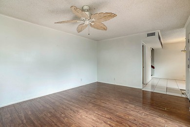 Offered below appraised value, this is an exceptional - photo 5