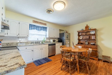Welcome to this beautifully maintained brick ranch home - photo 13