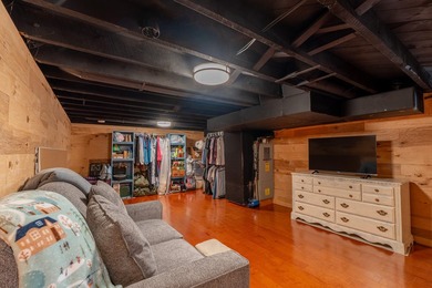 Welcome to this beautifully maintained brick ranch home - photo 24