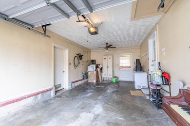Welcome to this beautifully maintained brick ranch home - photo 31