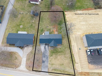 Welcome to this beautifully maintained brick ranch home - photo 32