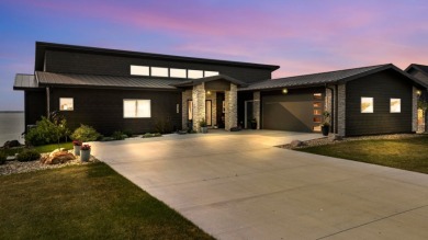 Stunning Modern Home on Lake Poinsett - Lake Home For Sale in Estelline, South Dakota