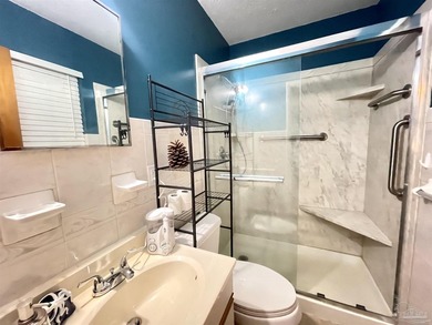 Welcome to this charming 3 bedroom, 2 bathroom home in the - photo 15