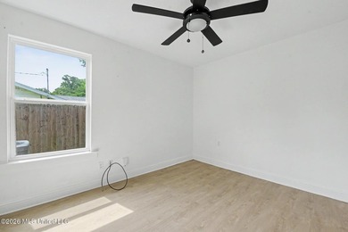 Absolutely adorable recently renovated home in Golf Cart - photo 22