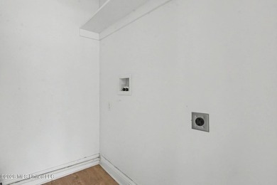 Absolutely adorable recently renovated home in Golf Cart - photo 25