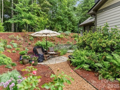 Welcome to 151 Monarch! A meticulously maintained, move in ready - photo 31