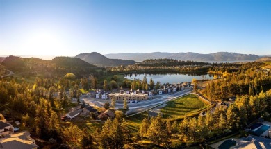 Lake Townhome/Townhouse For Sale in West Kelowna,