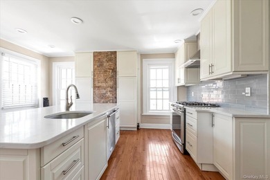 Vacant and Motivated Seller! Totally Renovated From Top to - photo 3