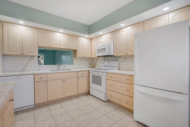 Welcome to this beautiful 2-bedroom, 2-bathroom condominium - photo 9