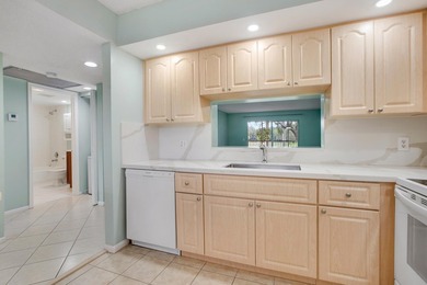 Welcome to this beautiful 2-bedroom, 2-bathroom condominium - photo 10
