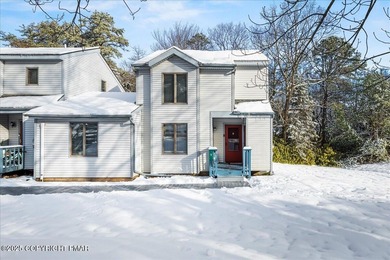 Big Boulder Lake Townhome/Townhouse For Sale in Lake Harmony Pennsylvania