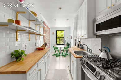 An amazingly spacious, two-bedroom, two-bath home near Brooklyn - photo 1