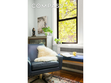 An amazingly spacious, two-bedroom, two-bath home near Brooklyn - photo 3
