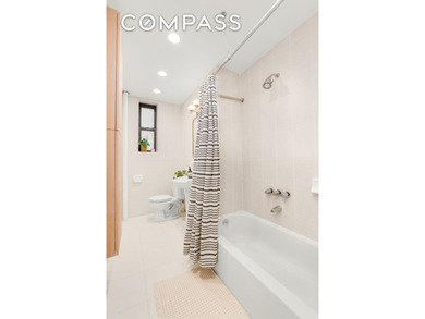An amazingly spacious, two-bedroom, two-bath home near Brooklyn - photo 8
