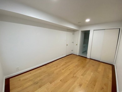Well-located 15-unit apartment building in the heart of Salt - photo 13