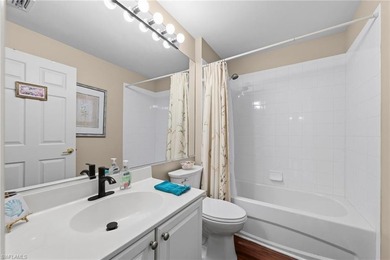 WELCOME to prestigious Colonial Country Club! This gorgeous - photo 29