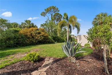WELCOME to prestigious Colonial Country Club! This gorgeous - photo 35