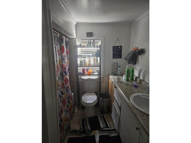 Investor's Dream! This three-bedroom, one-bathroom single story - photo 3