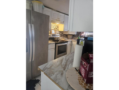 Investor's Dream! This three-bedroom, one-bathroom single story - photo 4