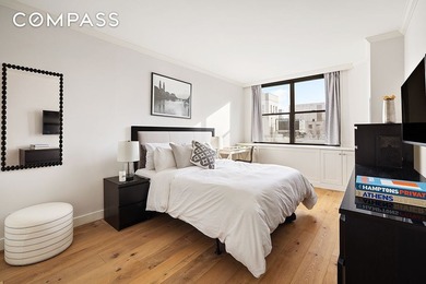 Gut renovated high-floor corner two bedroom with spectacular - photo 4