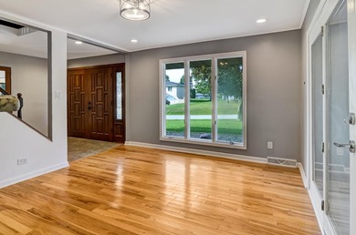 Beautiful 3-Story Home in a Gated Resort-Style Community! This - photo 7