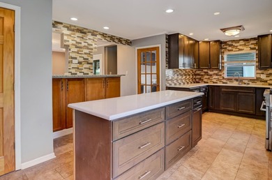 Beautiful 3-Story Home in a Gated Resort-Style Community! This - photo 8