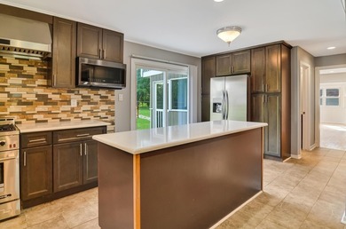 Beautiful 3-Story Home in a Gated Resort-Style Community! This - photo 9