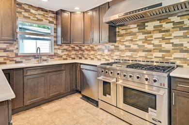 Beautiful 3-Story Home in a Gated Resort-Style Community! This - photo 10