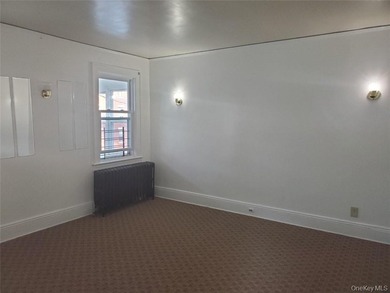 Three 3 bedrooms and 1-bathroom apartments. This is a cash-cow! - photo 13