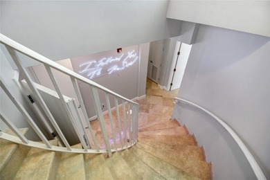 One of a kind multi-level penthouse with deeded ocean access - photo 14