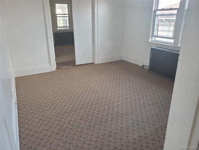Three 3 bedrooms and 1-bathroom apartments. This is a cash-cow! - photo 15
