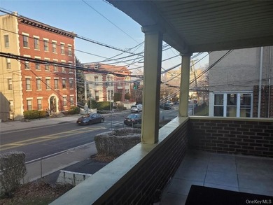 Three 3 bedrooms and 1-bathroom apartments. This is a cash-cow! - photo 25