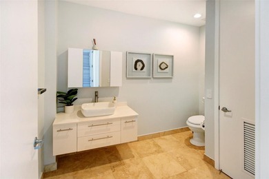 One of a kind multi-level penthouse with deeded ocean access - photo 32