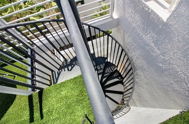 One of a kind multi-level penthouse with deeded ocean access - photo 35