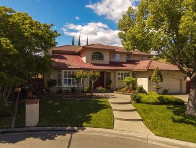 Spanning over 2,900 square feet this custom home delivers three - photo 1
