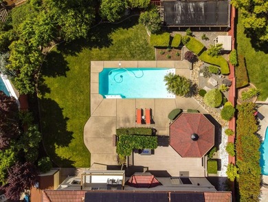 Spanning over 2,900 square feet this custom home delivers three - photo 3
