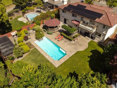 Spanning over 2,900 square feet this custom home delivers three - photo 4