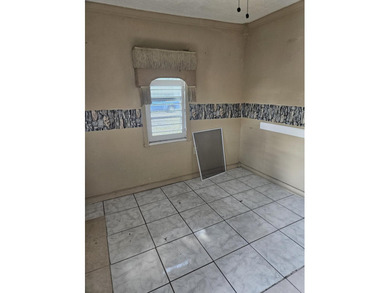 This Fort Pierce duplex is a fantastic fixer-upper opportunity - photo 4