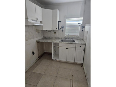 This Fort Pierce duplex is a fantastic fixer-upper opportunity - photo 10