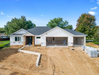 Lake Home For Sale in Leesburg, Indiana