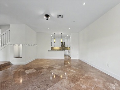 Welcome to this beautifully maintained 4-bedroom, 3-bathroom - photo 7