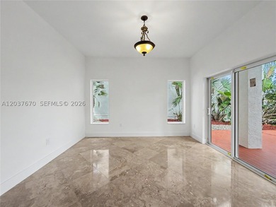 Welcome to this beautifully maintained 4-bedroom, 3-bathroom - photo 8