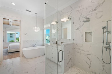 Elegantly appointed and recently built custom Gulf View home on - photo 11