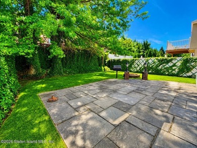 Welcome to this spacious and well-maintained detached - photo 13