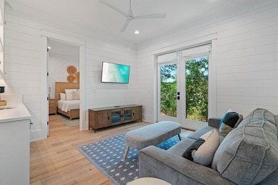 Elegantly appointed and recently built custom Gulf View home on - photo 15