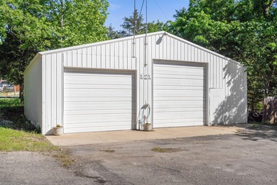 Lake life starts here @ 121 Forest Ln! Tucked away on just under - photo 20