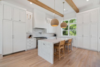 Elegantly appointed and recently built custom Gulf View home on - photo 24